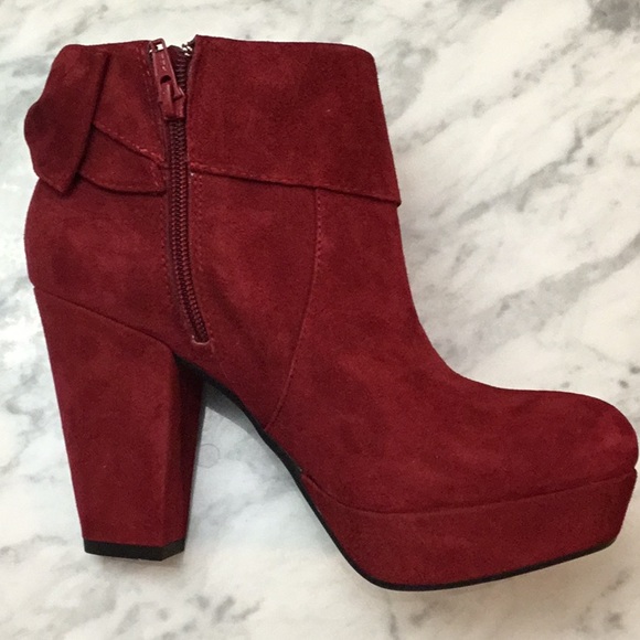 CLASSY Gianni Bini red platform booties, size 7.5 - Picture 5 of 8